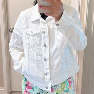 EUC White Banana Republic Jean Jacket in size Medium